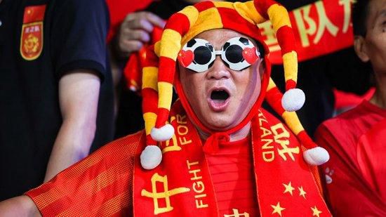 由于俊朗的外形和丰富的;民国戏经验，陈坤得到了 ;民国第一公子的美誉